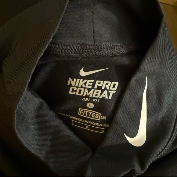 Women’s Nike Pro Combat 
Dry-FIT Long Sleeve Compression Mock Turtleneck - Picture 5 of 5